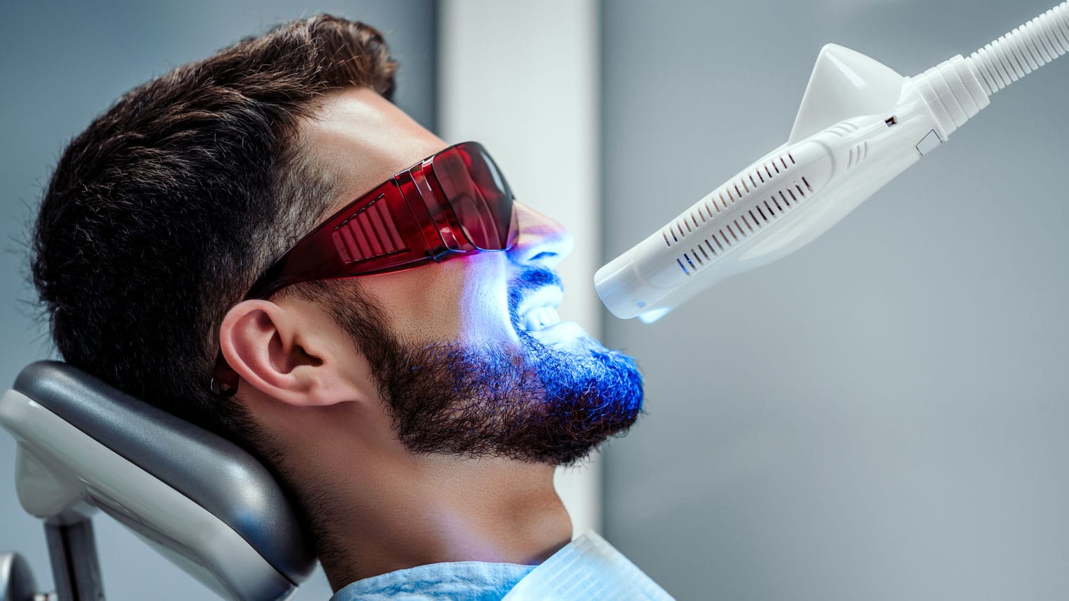 How Professional Teeth Whitening Can Boost Your Confidence and Oral Health